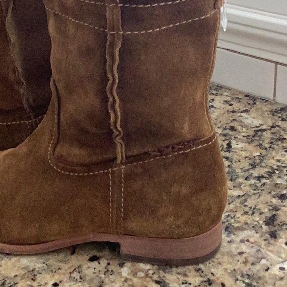Women’s Frye Reddish Brown suede leather ankle boots  7 M. Adorable ❤️ like new - Picture 4 of 12